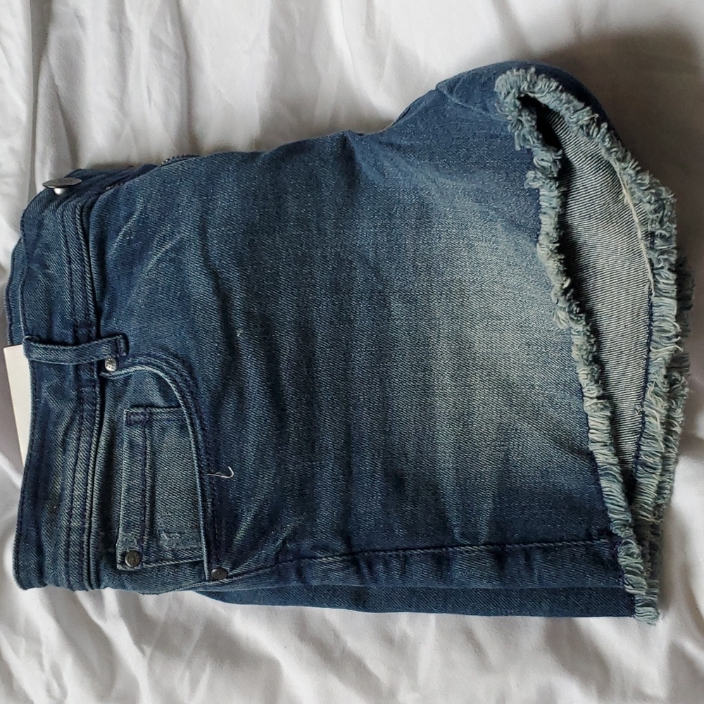 Jean Shorts - Picture 8 of 8